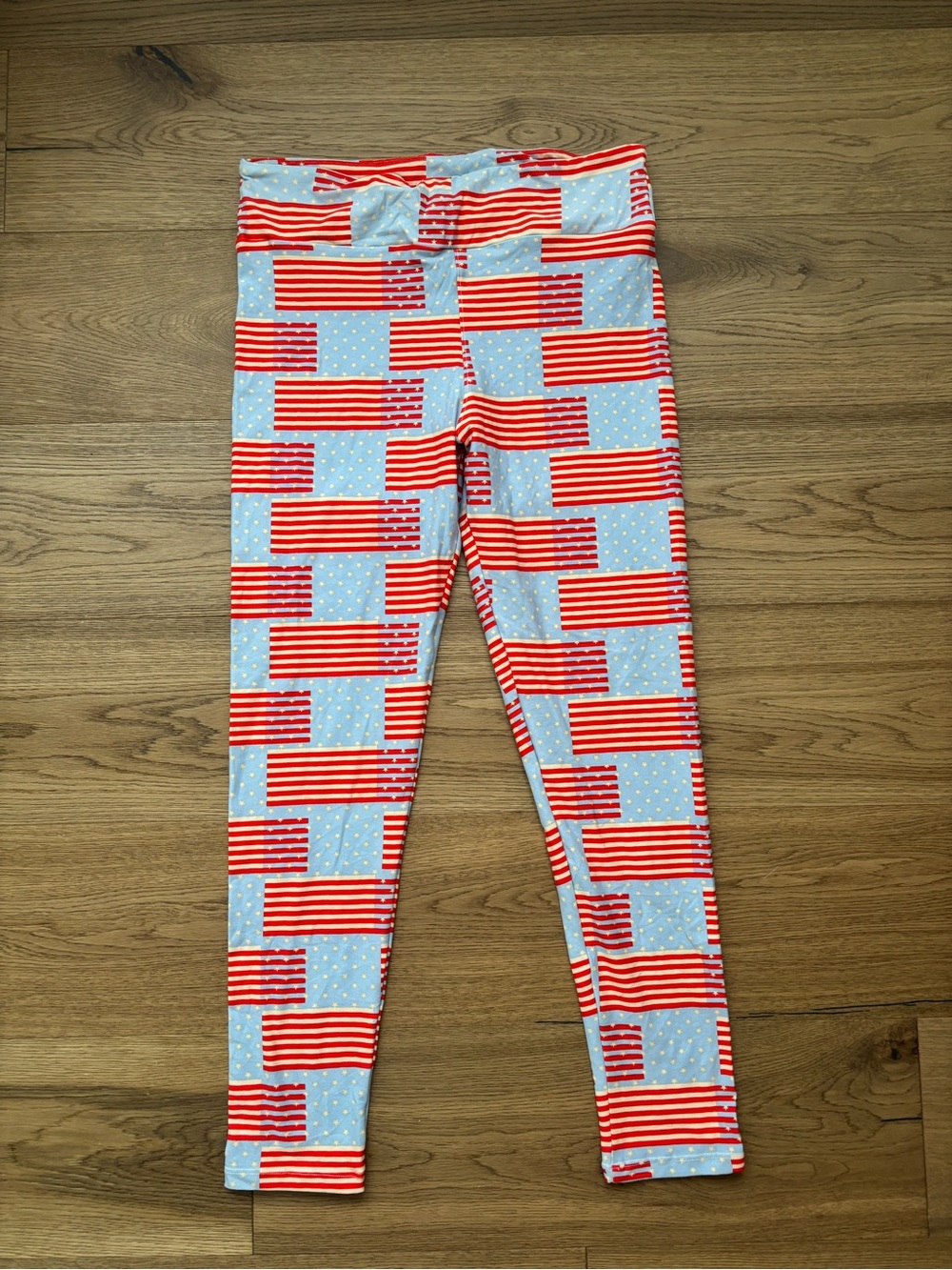 LulaRoe Women’s Red & Light Blue Flag-Print Leggings